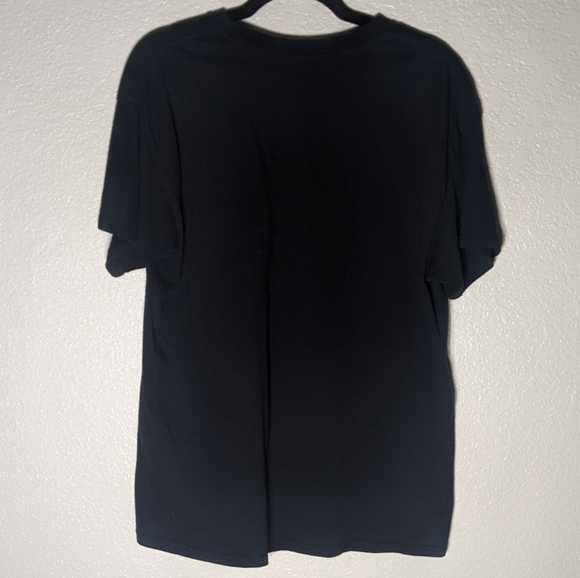 Skeleton love tee with rose vines in high contrast white grey and black - Picture 3 of 8